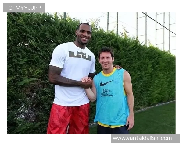 篮球明星与足球明星体能对比分析探讨运动员训练与表现的差异 篮球明星与足球明星体能对比分析探讨运动员训练与表现的差异