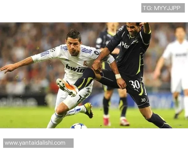 足球明星展现力量之美肌肉合集尽显运动魅力与激情 足球明星展现力量之美肌肉合集尽显运动魅力与激情